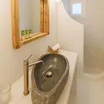 Diana's Luxury קיתנוס
